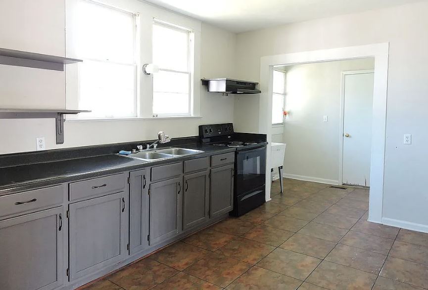 More Photos Of 2218 Mahan Dr, Tallahassee Office Residential For Sale