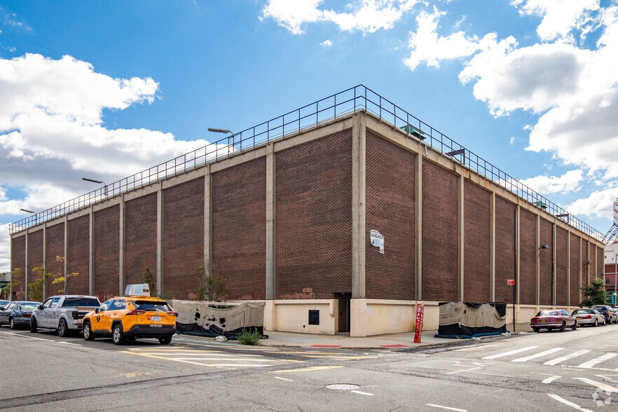 More Photos Of 34-09-34-11 Queens Blvd, Long Island City Flex For Lease