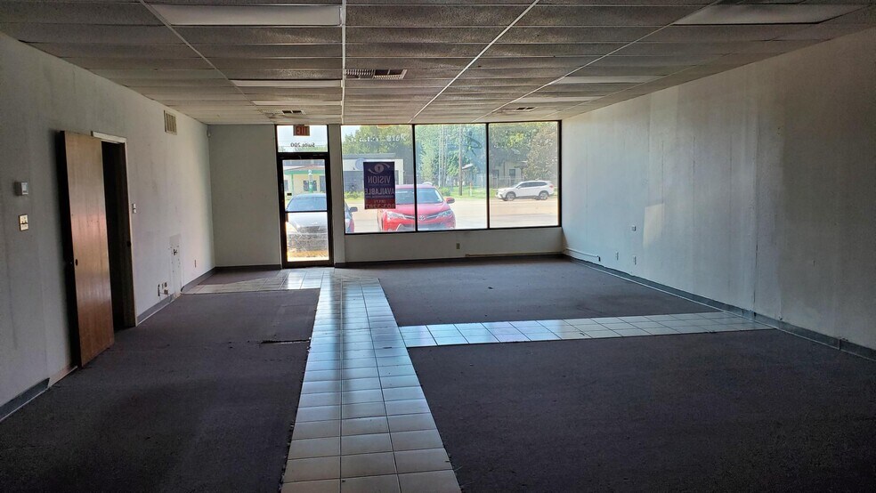 More Photos Of 330 W Northwest Hwy, Grapevine Unknown For Sale