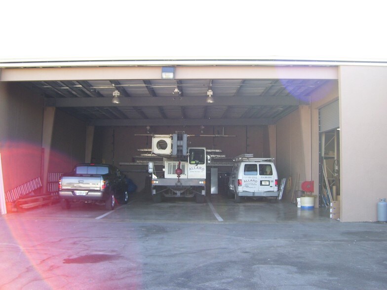 More Photos Of 300 Leonard Blvd, Lehigh Acres Warehouse For Sale