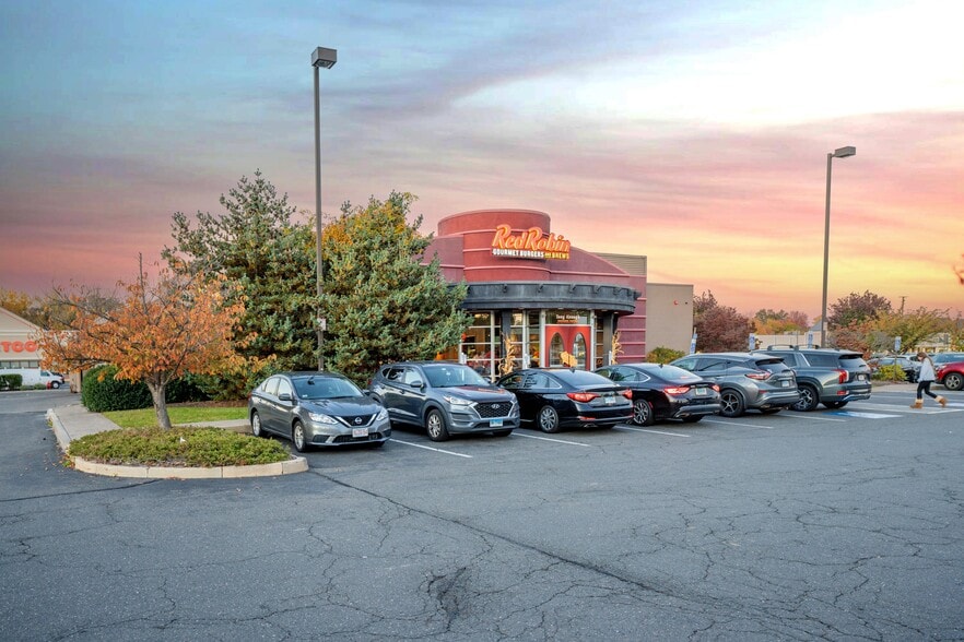 More Photos Of 15 Hazard Ave, Enfield Restaurant For Sale