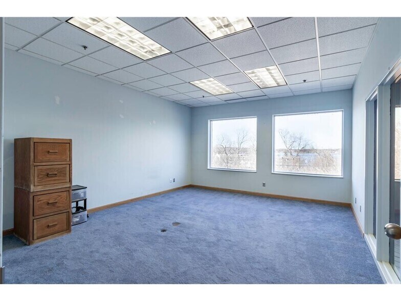 More Photos Of 4388 Shoreline Dr, Spring Park Storefront Retail Office For Sale