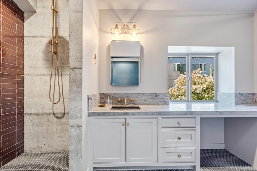 More Photos Of 1229 Grove St, Healdsburg Warehouse For Sale