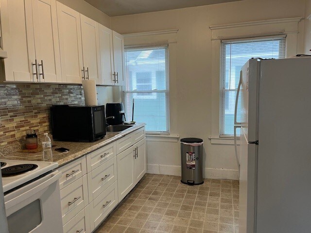 More Photos Of 1948 Chapel St, New Haven Office For Sale