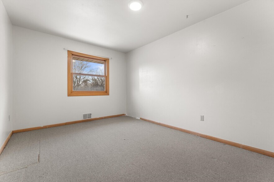 More Photos Of 11801 W Janesville Rd, Hales Corners Office For Sale