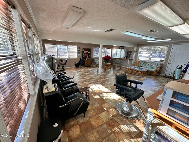 More Photos Of 415 Old Pass Rd, Long Beach Freestanding For Sale