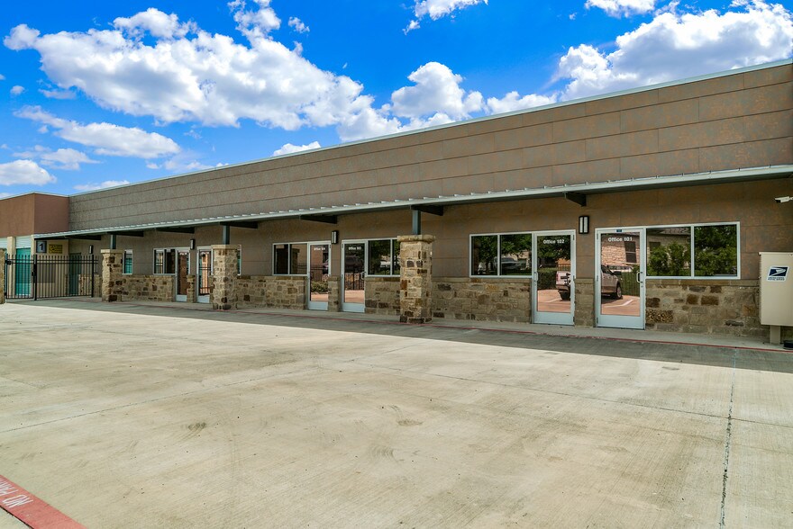 More Photos Of 5141 Cromwell Dr, Kyle Self Storage For Lease