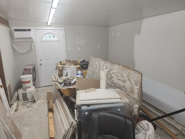 More Photos Of 9618 FM 1462 Rd, Alvin Convenience Store For Sale