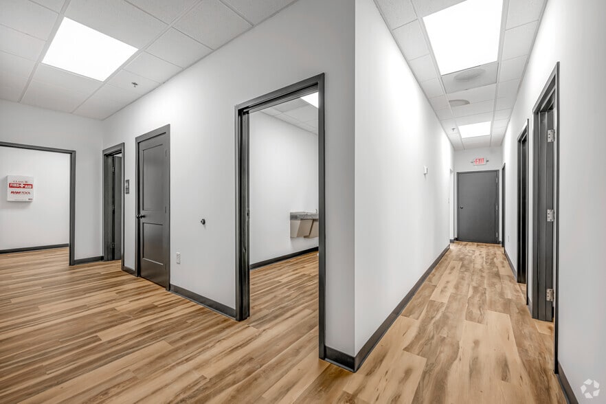 More Photos Of 1450-1468 Chattahoochee Ave NW, Atlanta Warehouse For Lease