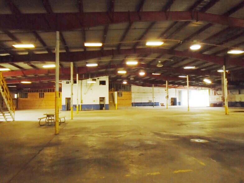 More Photos Of 501 Lakeshore Dr, Kuttawa Warehouse For Sale