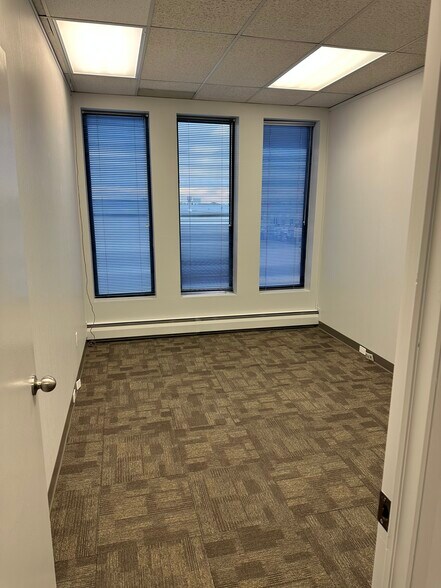 More Photos Of 8708-8722 51 Av NW, Edmonton Unknown For Lease