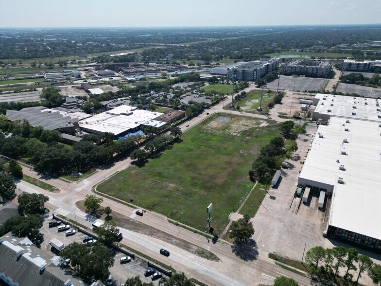 More Photos Of 4545 Beechnut St, Houston Land For Lease
