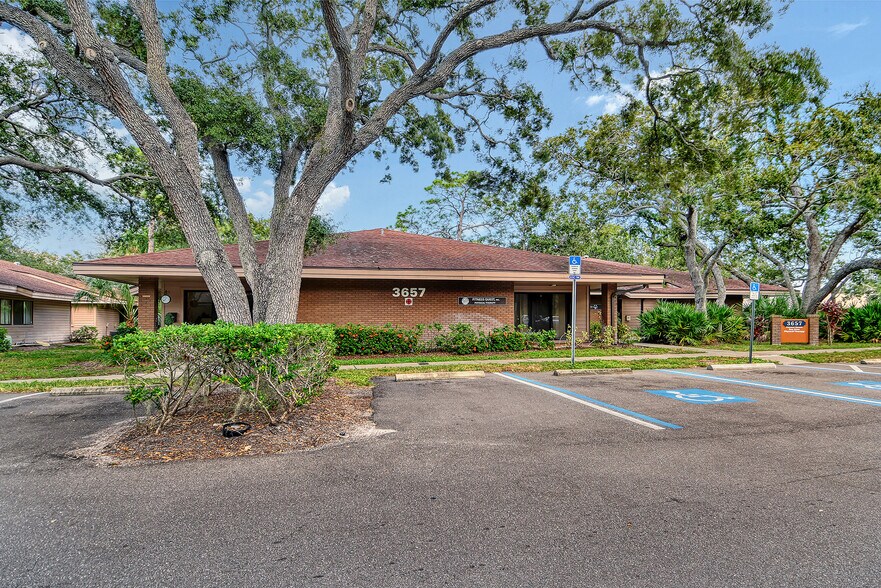 More Photos Of 3639-3711 Cortez Rd W, Bradenton Office For Lease
