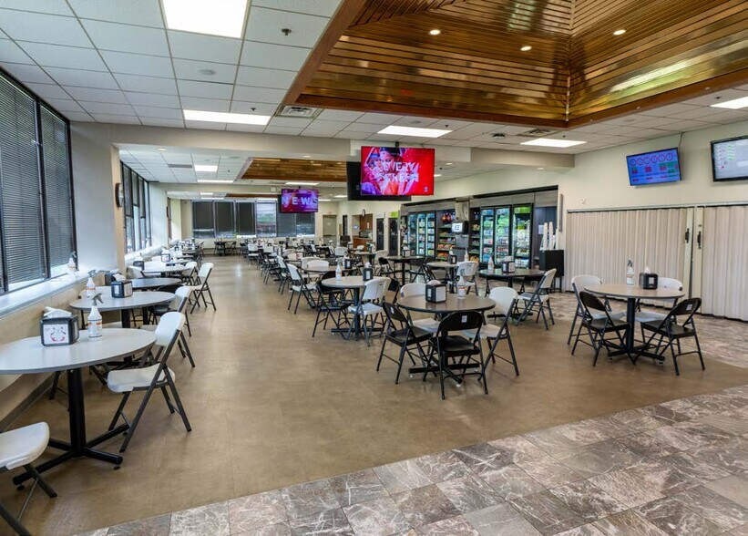 More Photos Of 9601 F St, Omaha Food Processing For Sale