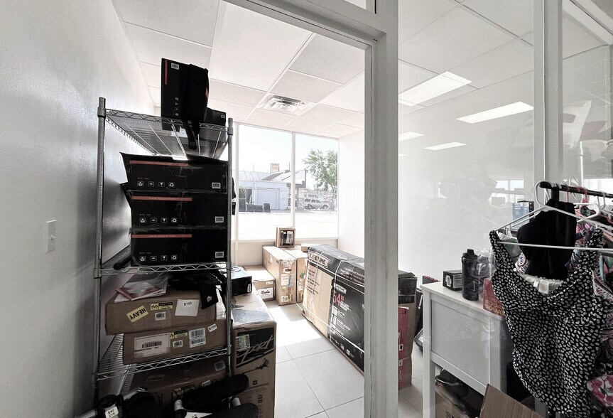 More Photos Of 16210 Clay Rd, Houston Auto Repair For Lease