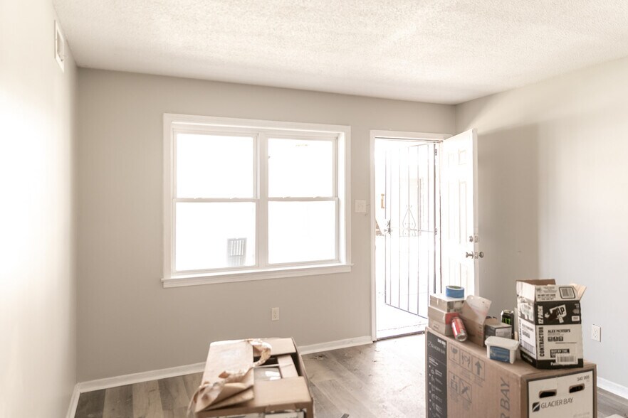 More Photos Of 3081 St. Charles Dr, Memphis Apartments For Sale