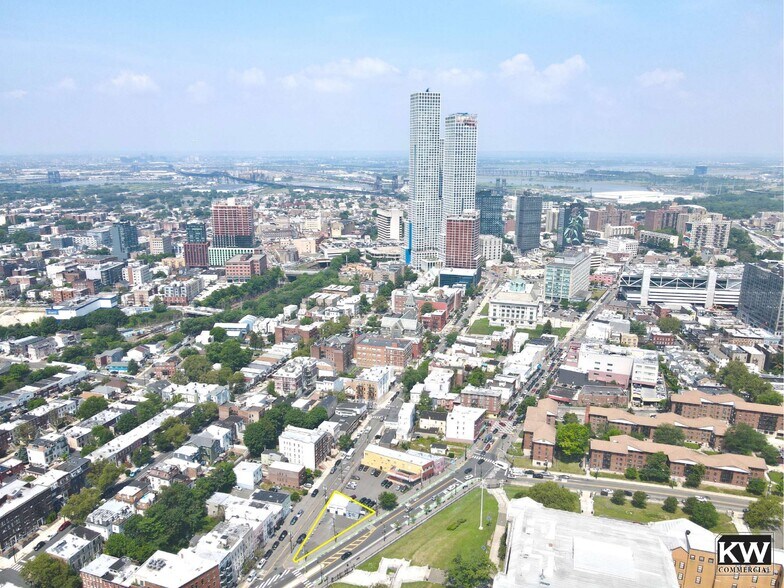 More Photos Of 475-493 Newark Ave, Jersey City Storefront Retail Residential For Sale