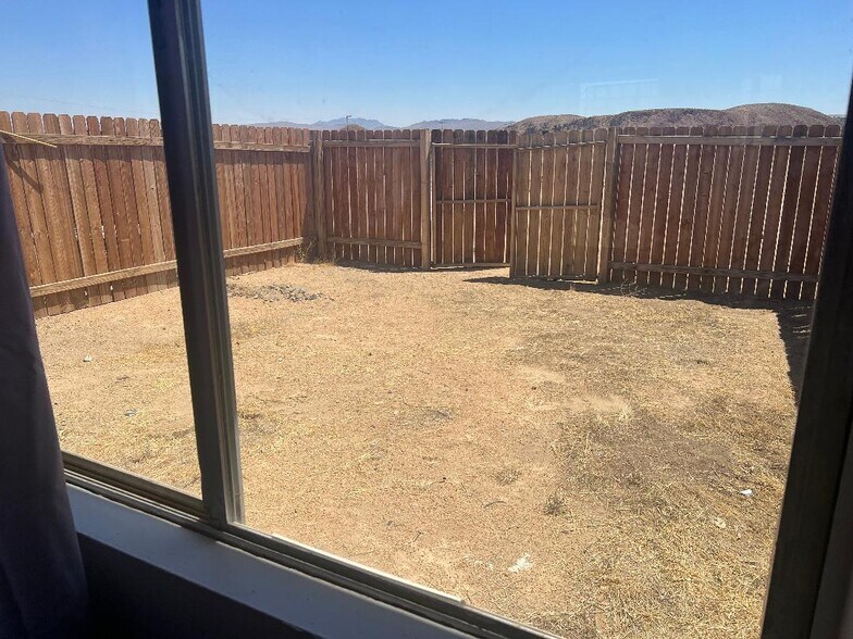 More Photos Of 29867 N 1st St, Barstow Apartments For Sale