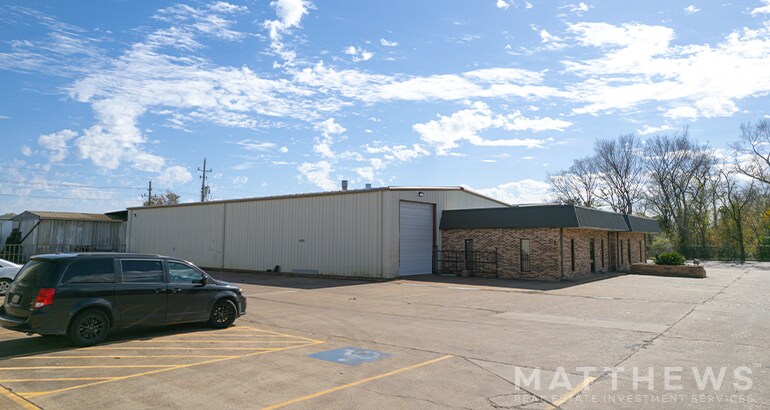 More Photos Of 9905 Tanner Rd, Houston Service For Lease