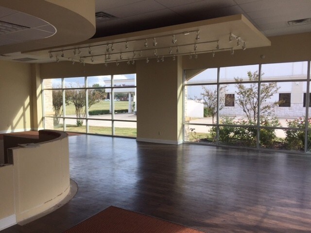 More Photos Of 3427-3445 N FM 1417, Sherman Storefront Retail Office For Lease