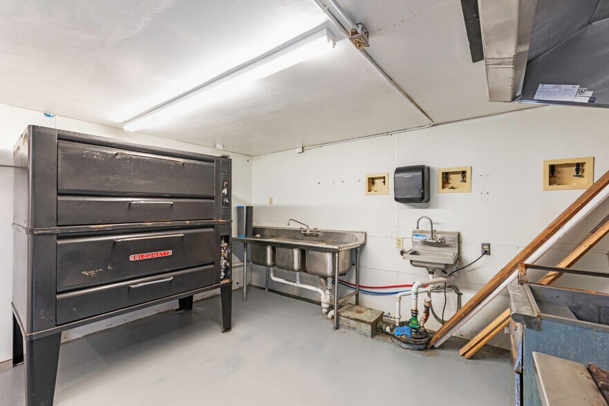 More Photos Of 400 Main st, Ouray Restaurant For Lease