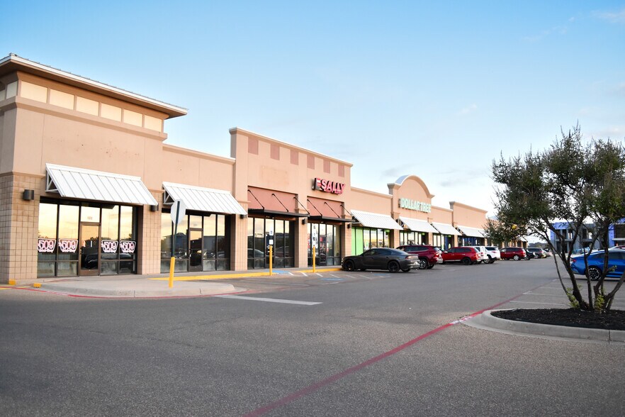 More Photos Of 6301 82nd St, Lubbock Unknown For Lease