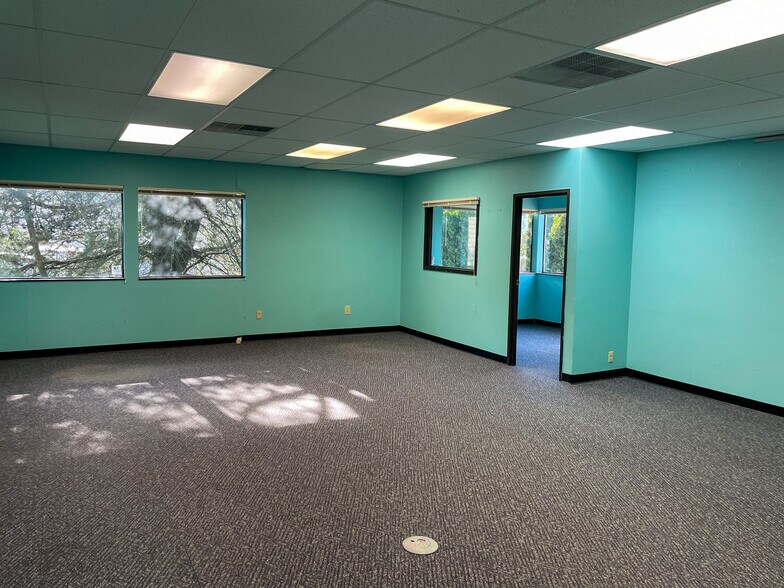 More Photos Of 14050 SW Pacific Hwy, Tigard Office For Lease