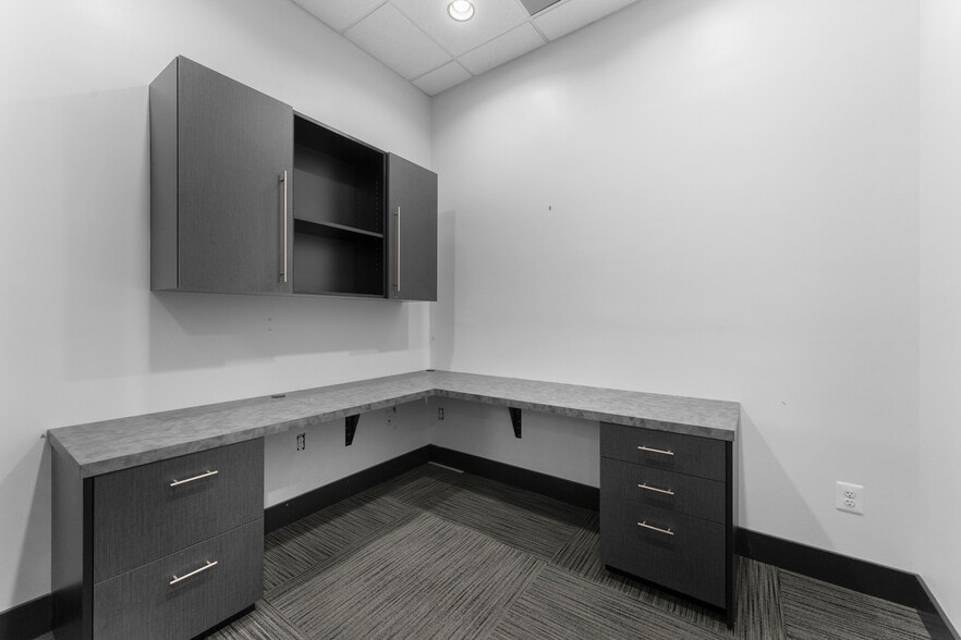 More Photos Of 7373 Comfort Inn Dr, Warrenton General Retail For Sale