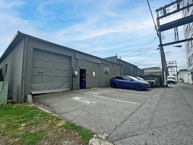 More Photos Of 1775 Pine St, Vancouver Warehouse For Lease