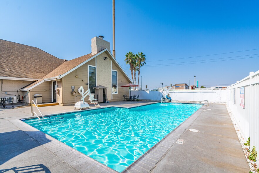More Photos Of 1530 Howe Ave, Sacramento Hotel For Sale