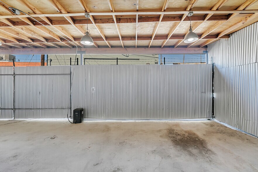 More Photos Of 5055 Exposition Blvd, Los Angeles Loft Creative Space For Lease