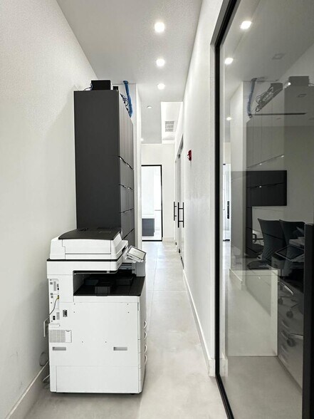 More Photos Of 19790 W Dixie Hwy, Aventura Office For Sale