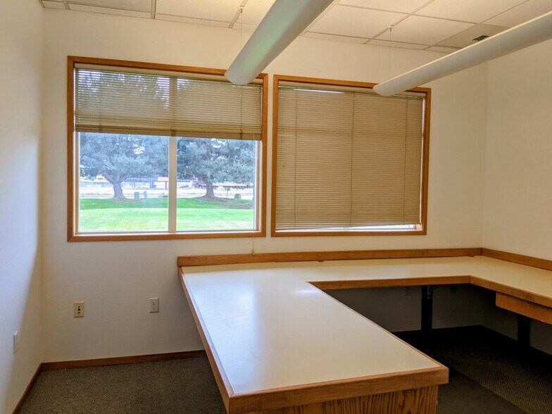 More Photos Of 7320 NE St Johns Rd, Vancouver Distribution For Lease