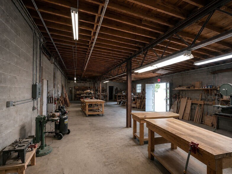 More Photos Of 71 Word St, Fairburn Service For Lease