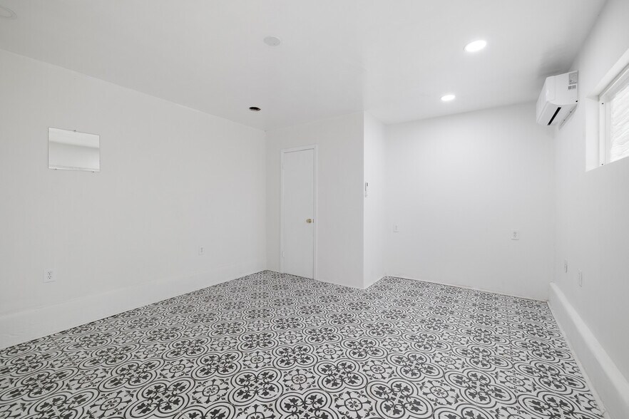 More Photos Of 5709 E Beverly Blvd, Los Angeles Office Residential For Sale