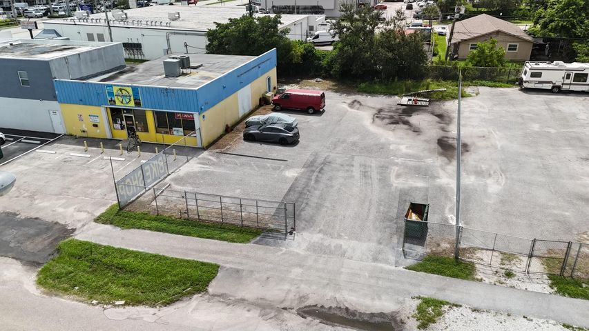 More Photos Of 1649 N Military Trl, West Palm Beach Freestanding For Sale