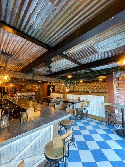 More Photos Of 701 S Bond St, Baltimore Restaurant For Lease