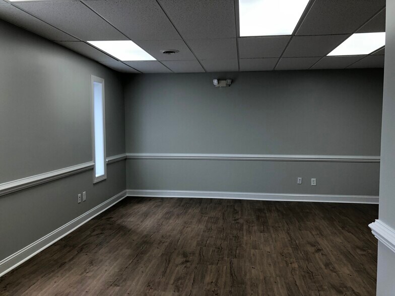 More Photos Of 445 Western Blvd, Jacksonville Medical For Lease