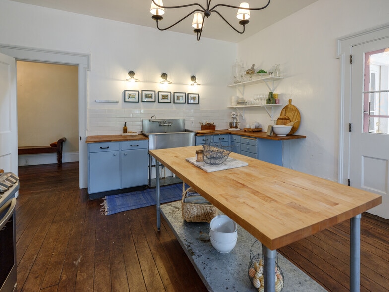 More Photos Of 58522 Farrand Rd, Colon Hospitality For Sale