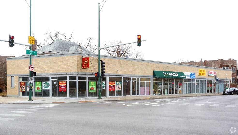 Primary Photo Of 2101-2117 W Touhy Ave, Chicago Storefront For Lease