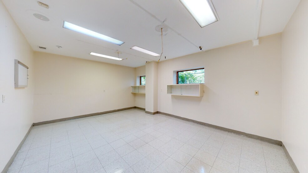 More Photos Of 12249 US Route 30, North Huntingdon Veterinarian Kennel For Sale