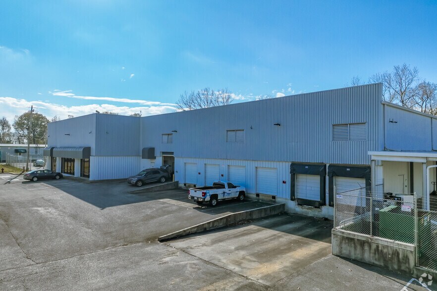 More Photos Of 4339 S Mendenhall Rd, Memphis Warehouse For Sale