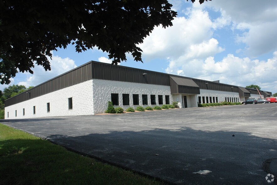 More Photos Of W229 N1687 Westwood Dr, Waukesha Light Manufacturing For Lease