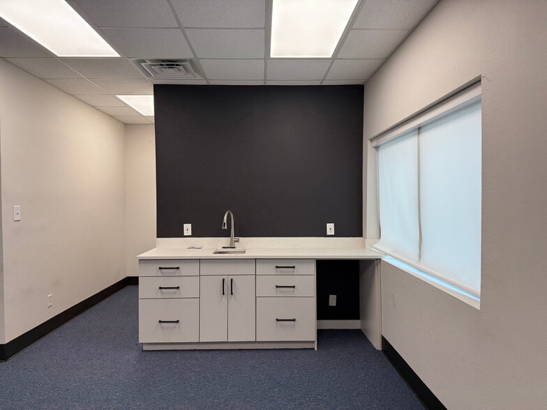 More Photos Of 4201 N Interstate 35, Denton Office For Lease