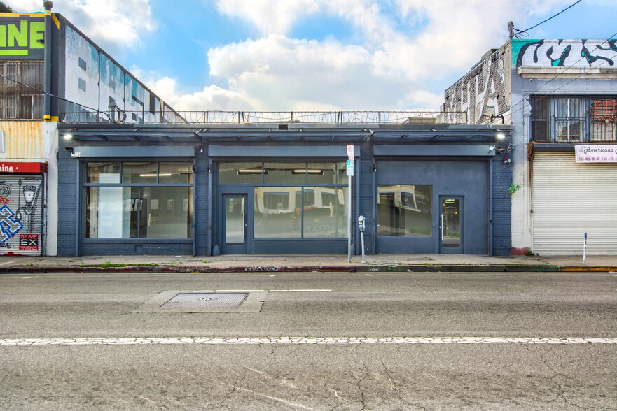 More Photos Of 236 W 18th St, Los Angeles Warehouse For Lease