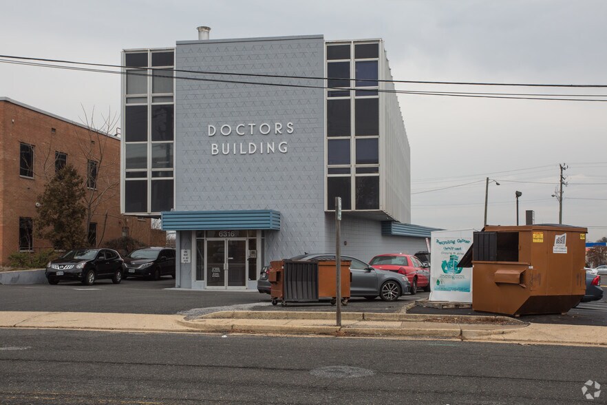 More Photos Of 6316 Castle Pl, Falls Church Medical For Lease