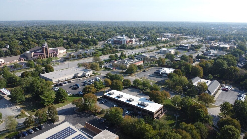 More Photos Of 8730 Bourgade St, Lenexa Loft Creative Space For Sale