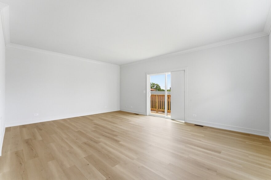 More Photos Of 214 N Walnut St, Bensenville Apartments For Sale