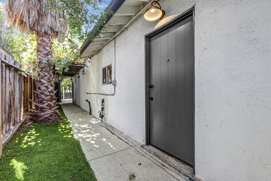 More Photos Of 6512 Coldwater Canyon Ave, Valley Glen Apartments For Sale