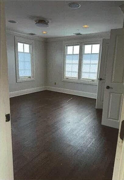 More Photos Of 945 Westminster St, Providence Light Manufacturing For Lease